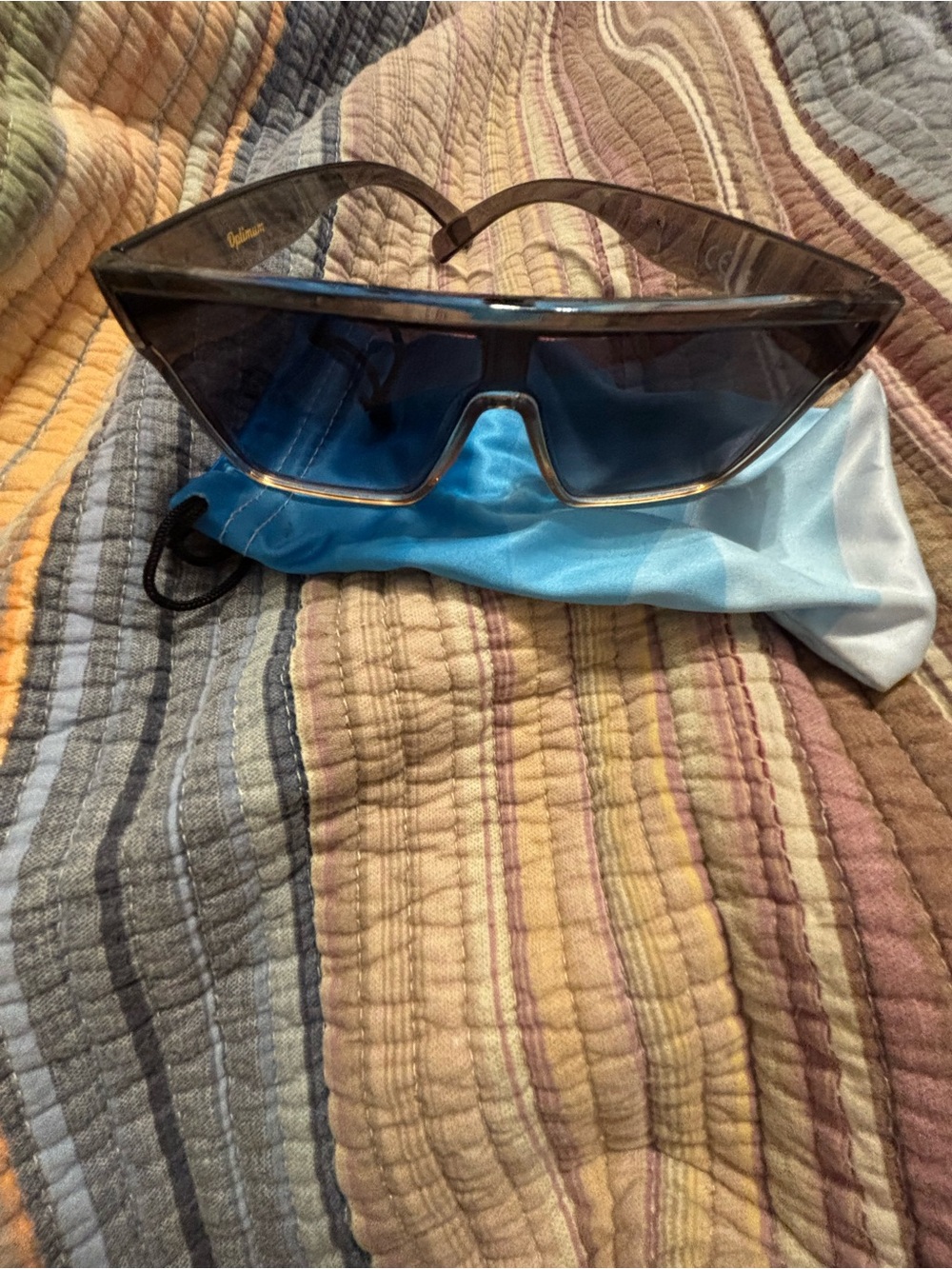 Futuristic Shield Sunglasses in Blue Gradient